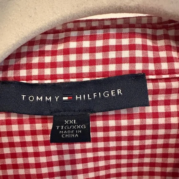 End of summer clear out 🔥Make an offer!! Tommy Hilfiger Red Gingham Shirt - Picture 4 of 4
